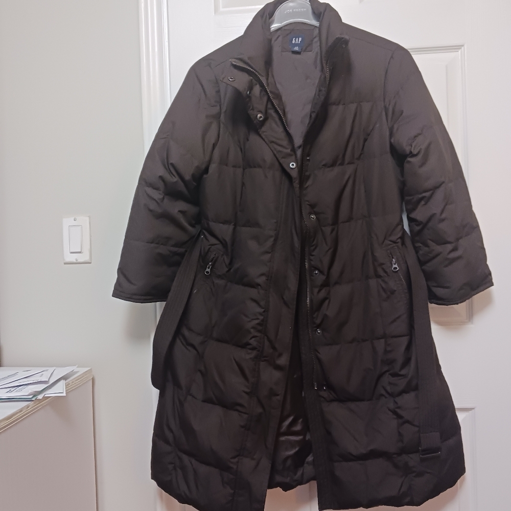 GAP Women's Chocolate Puffer Coat